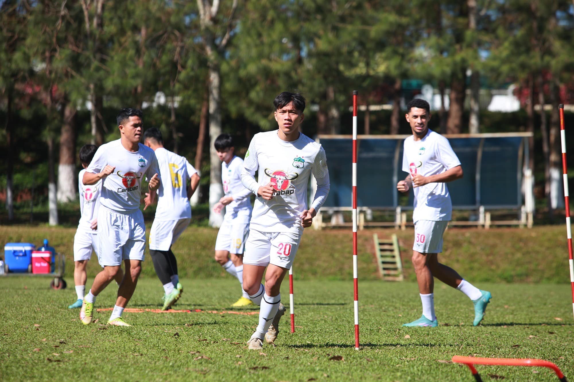 HAGL trước thềm V.League 2023: Chiêu mộ 5 tân binh, gọi trở lại 8 cầu thủ - Ảnh 1.