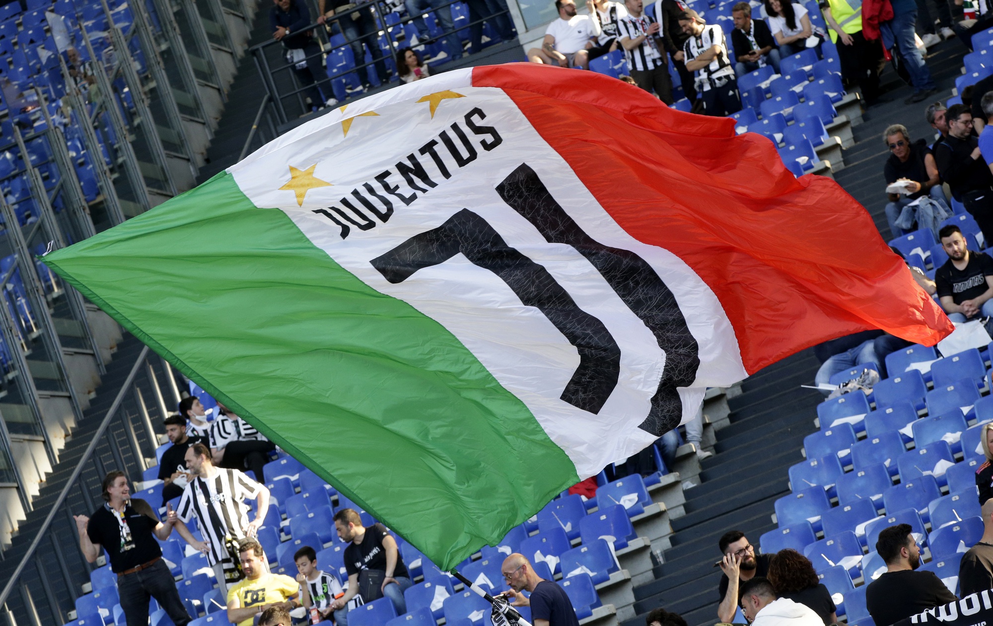Bị FIGC phạt trừ 15 điểm, Juventus “rơi tự do” tại Serie A - Ảnh 1.
