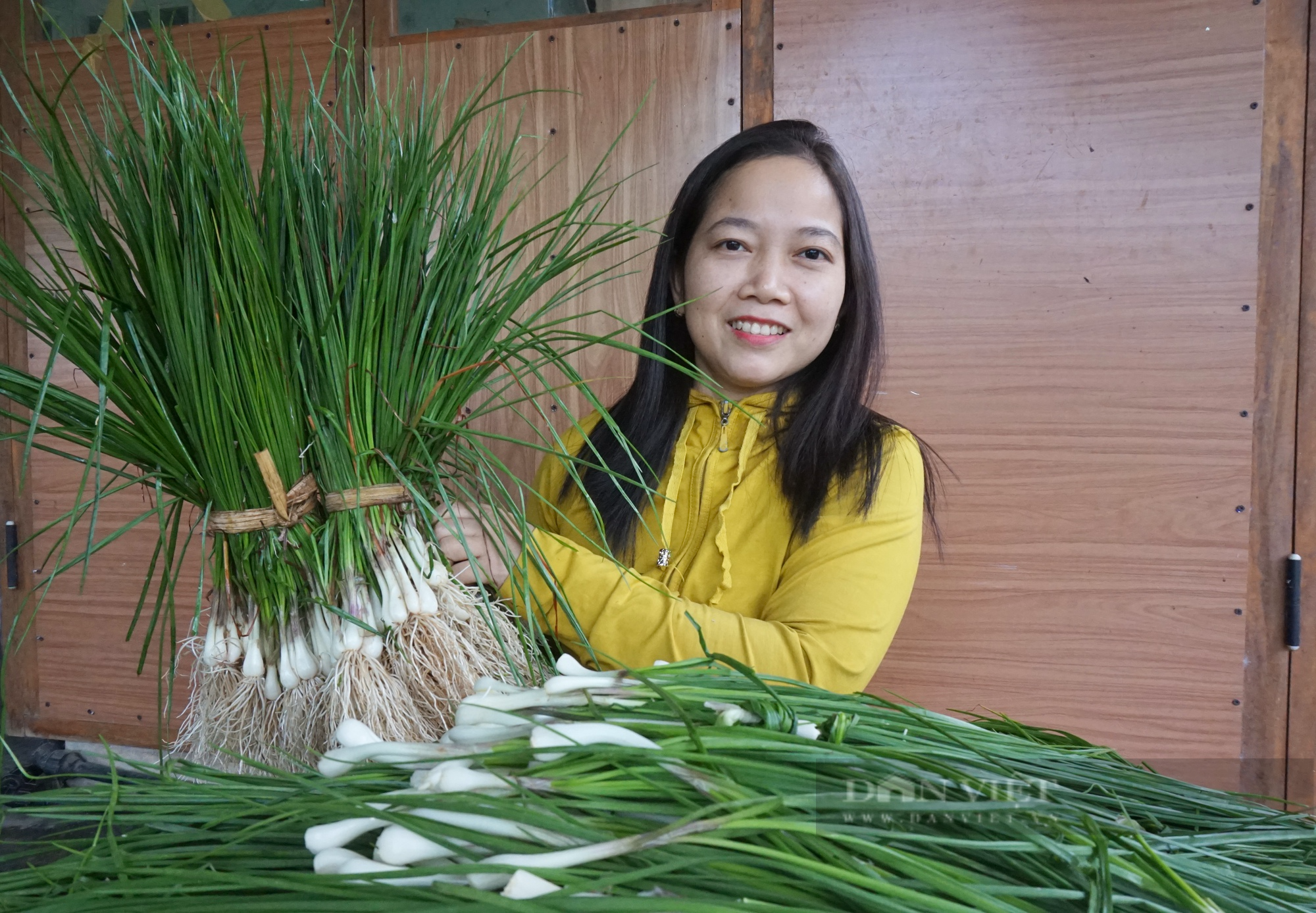 Đây là củ có vị cay nồng, màu trắng ngà, món ngon độc đáo trong mâm cơm ngày Tết của người miền Trung - Ảnh 2.