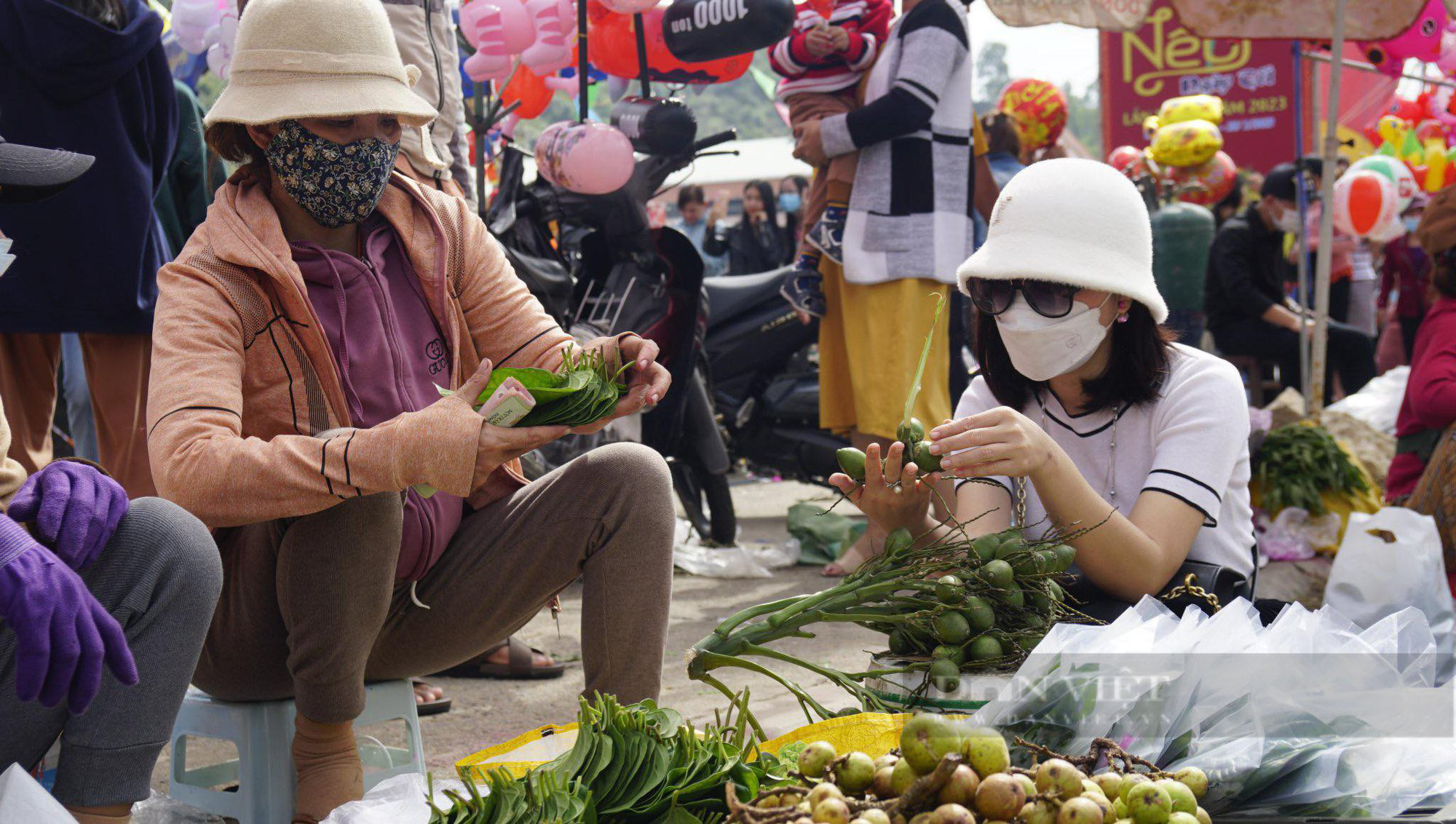 Phiên chợ 'độc nhất vô nhị' chỉ họp duy nhất ngày mồng 1 Tết âm lịch - Ảnh 6.