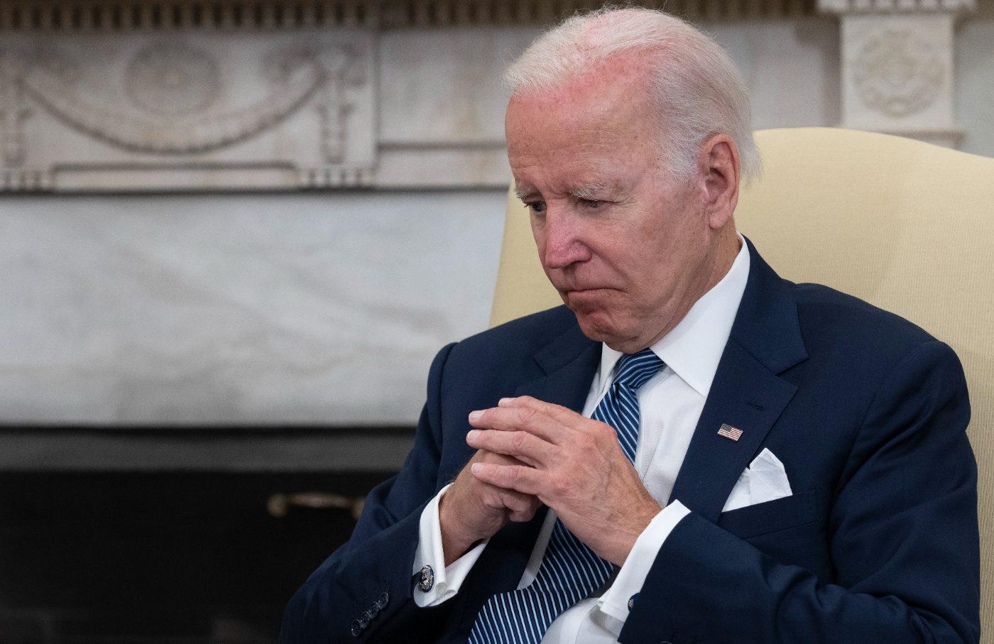 Khám nhà Tổng thống Joe Biden suốt 13 giờ, Bộ Tư pháp Mỹ phát hiện tài liệu mật - Ảnh 1.