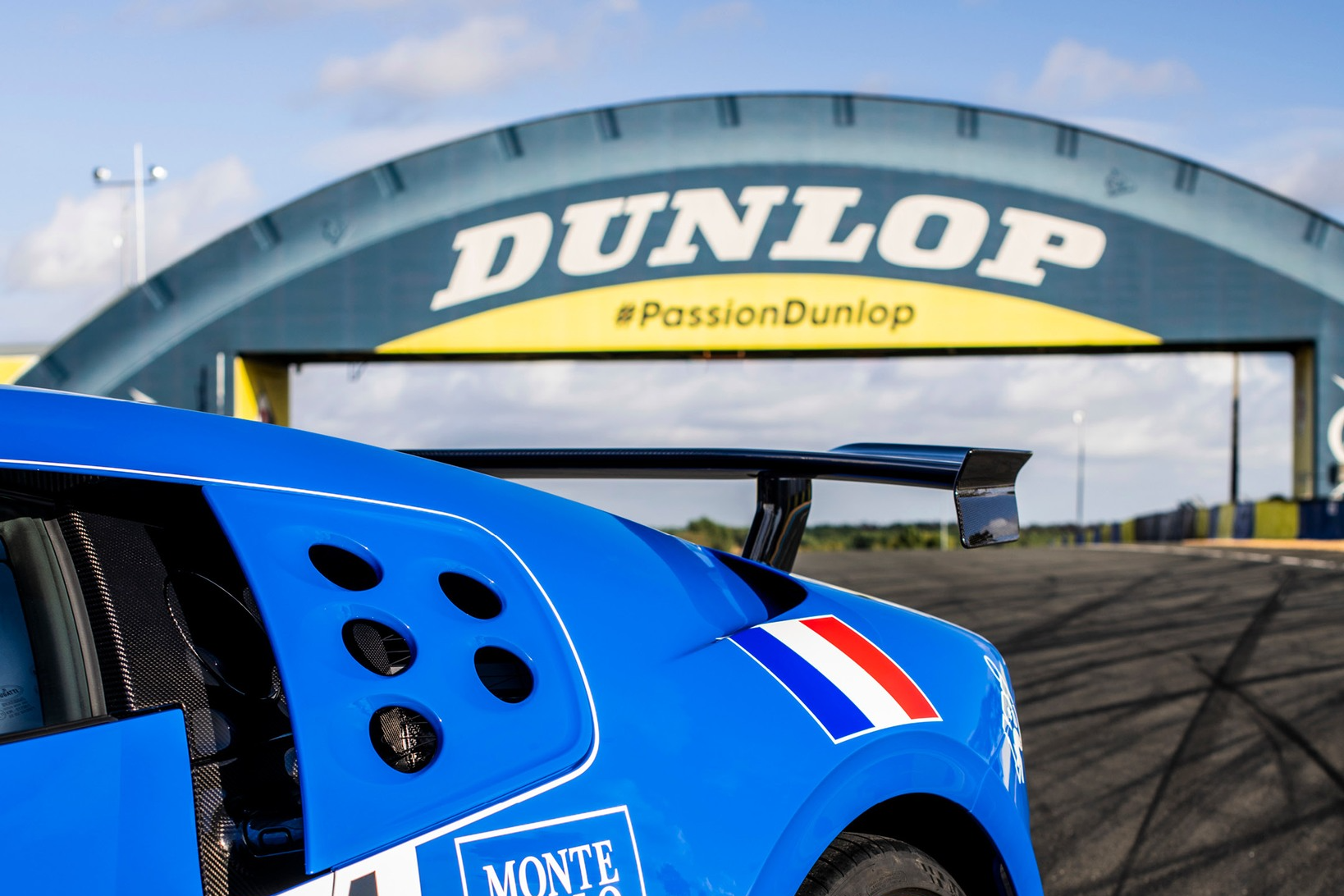 Chiếc Bugatti Centodieci duy nhất được lấy cảm hứng từ xe đua - Ảnh 8.