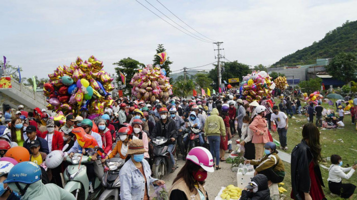 Phiên chợ không nói thách, không mặc cả ở Bình Định      - Ảnh 4.