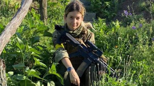 Nữ chiến binh người Úc dọa công bố thông tin có thể 'thiêu rụi quân đội Ukraine thành tro bụi' - Ảnh 1.