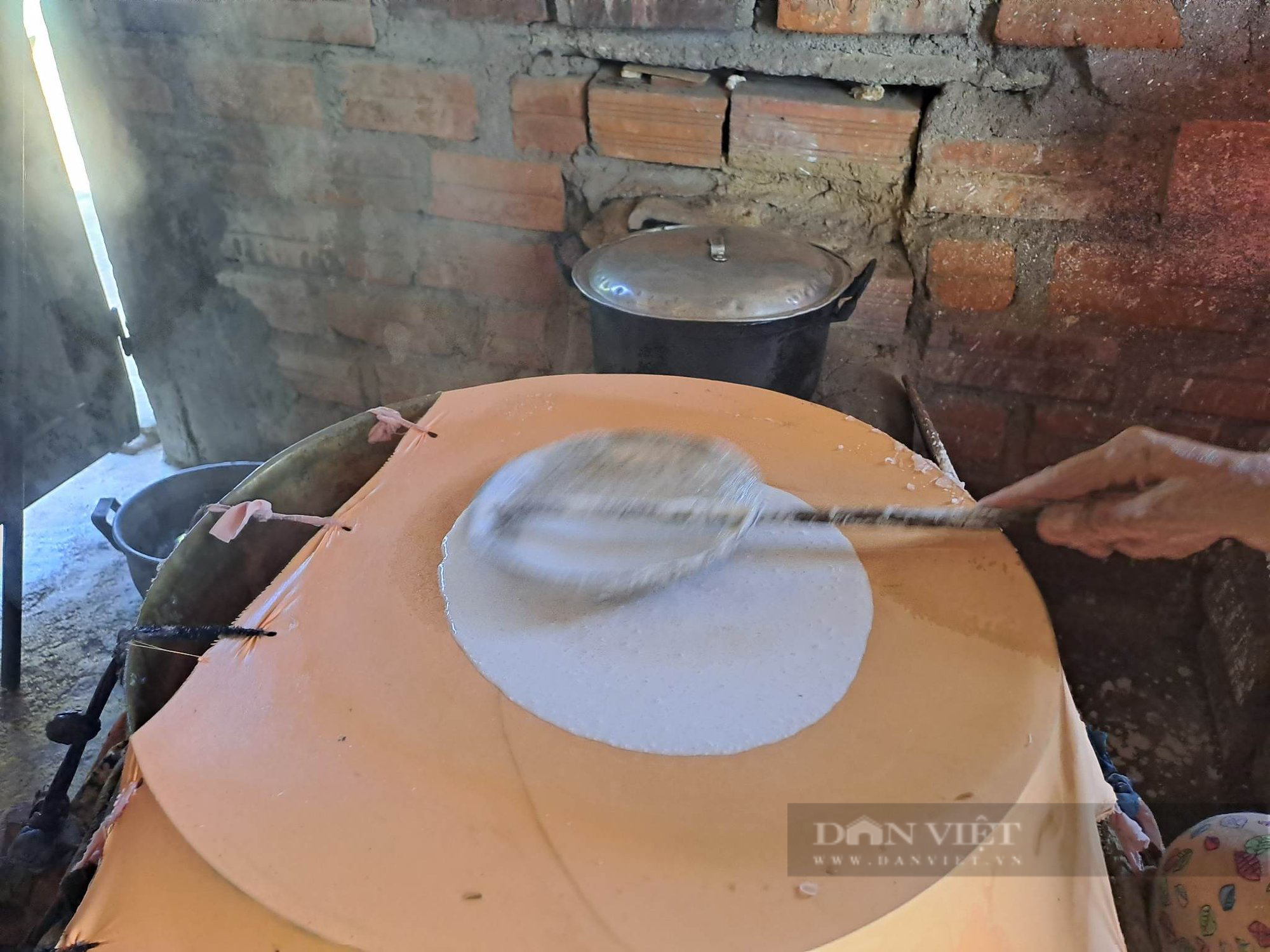 Ghé làng nghề bánh bún &quot;hiếm có&quot; nổi tiếng bậc nhất Bình Định dịp Tết - Ảnh 9.