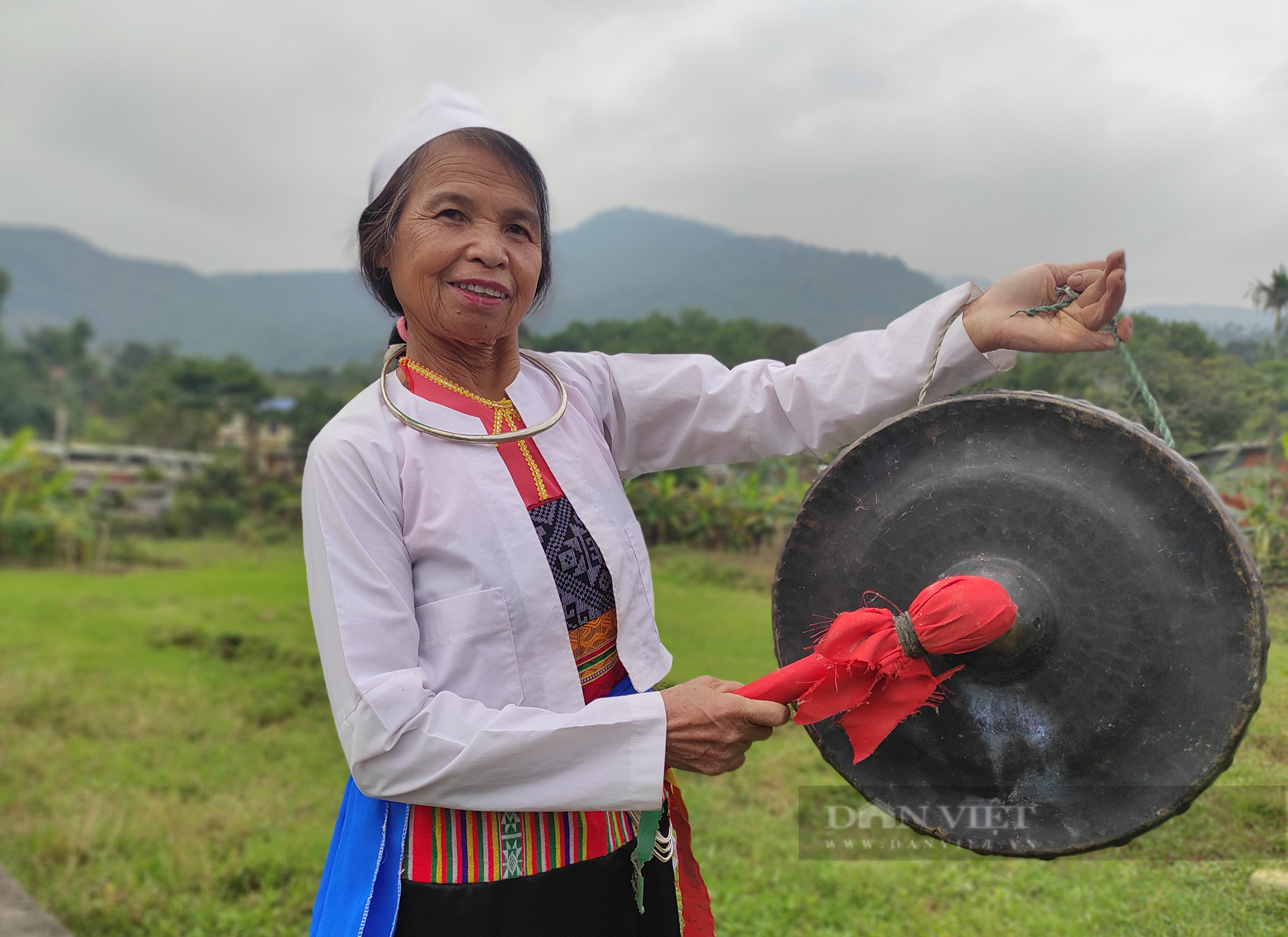 Người giữ &quot;kho báu&quot; của người Mường ở Thủ đô - Ảnh 2.