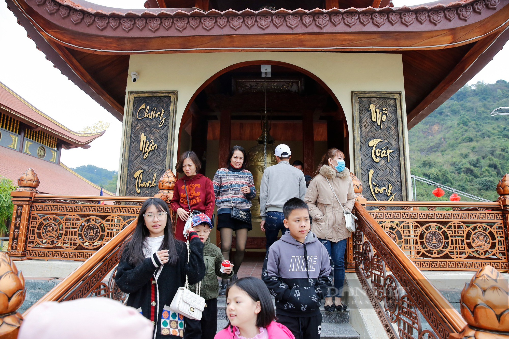 Điểm du lịch tâm linh mới nổi, nơi có tượng phật khổng lồ thu hút người dân đi lễ tại Tuyên Quang - Ảnh 6.