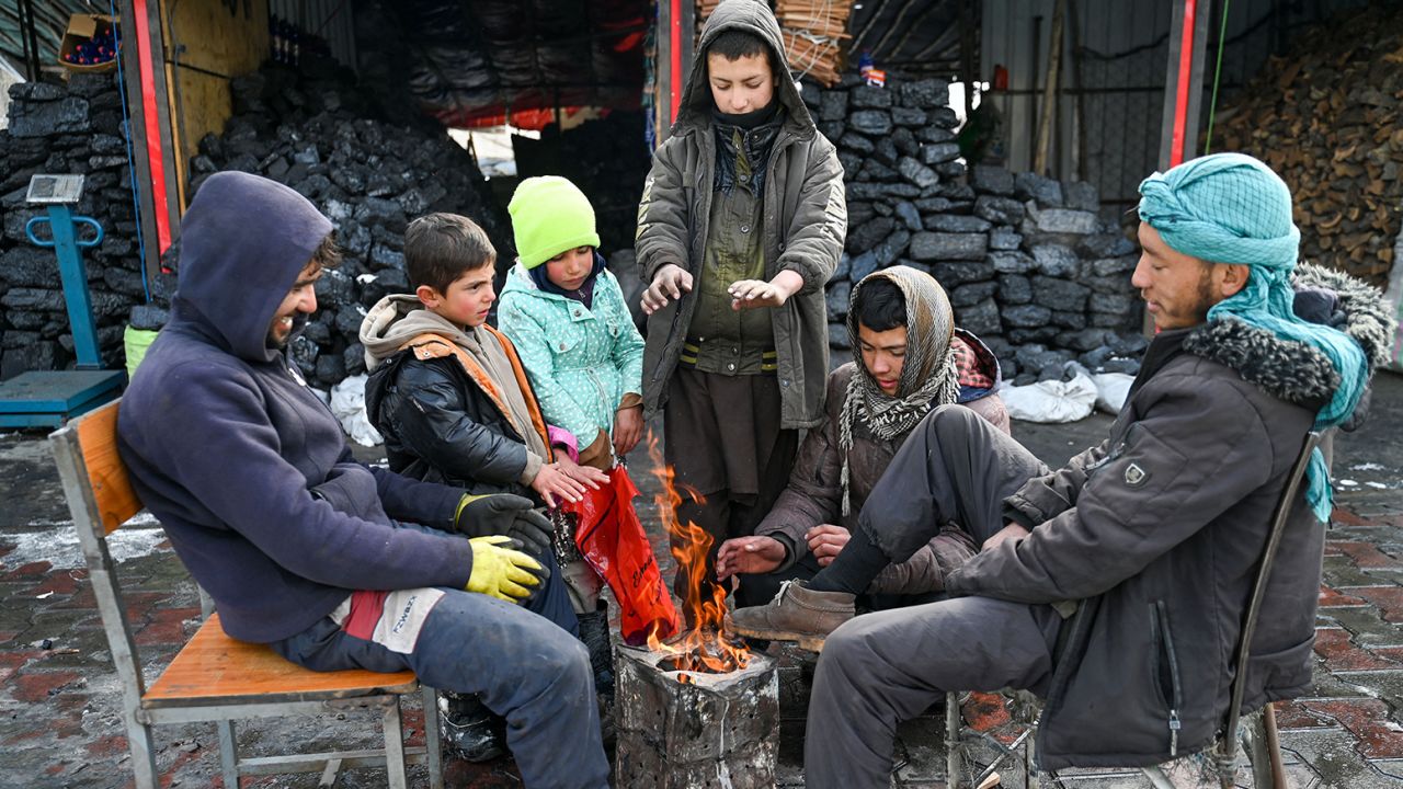 Thời tiết lạnh giá khiến hơn 150 người thiệt mạng ở Afghanistan - Ảnh 1.