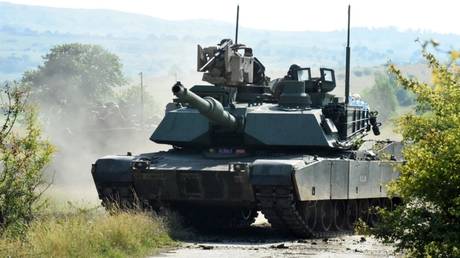 Đại sứ Nga cảnh báo số phận của xe tăng Mỹ ở Ukraine - Ảnh 1.