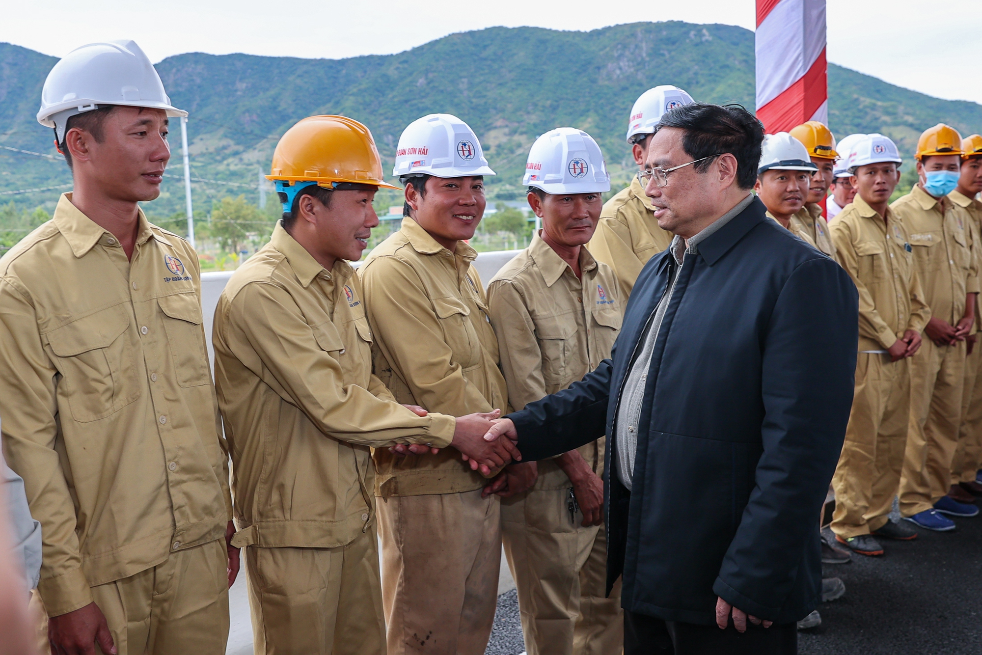 Thủ tướng Phạm Minh Chính biểu dương cao tốc Nha Trang-Cam Lâm vượt tiến độ 3 tháng - Ảnh 3.