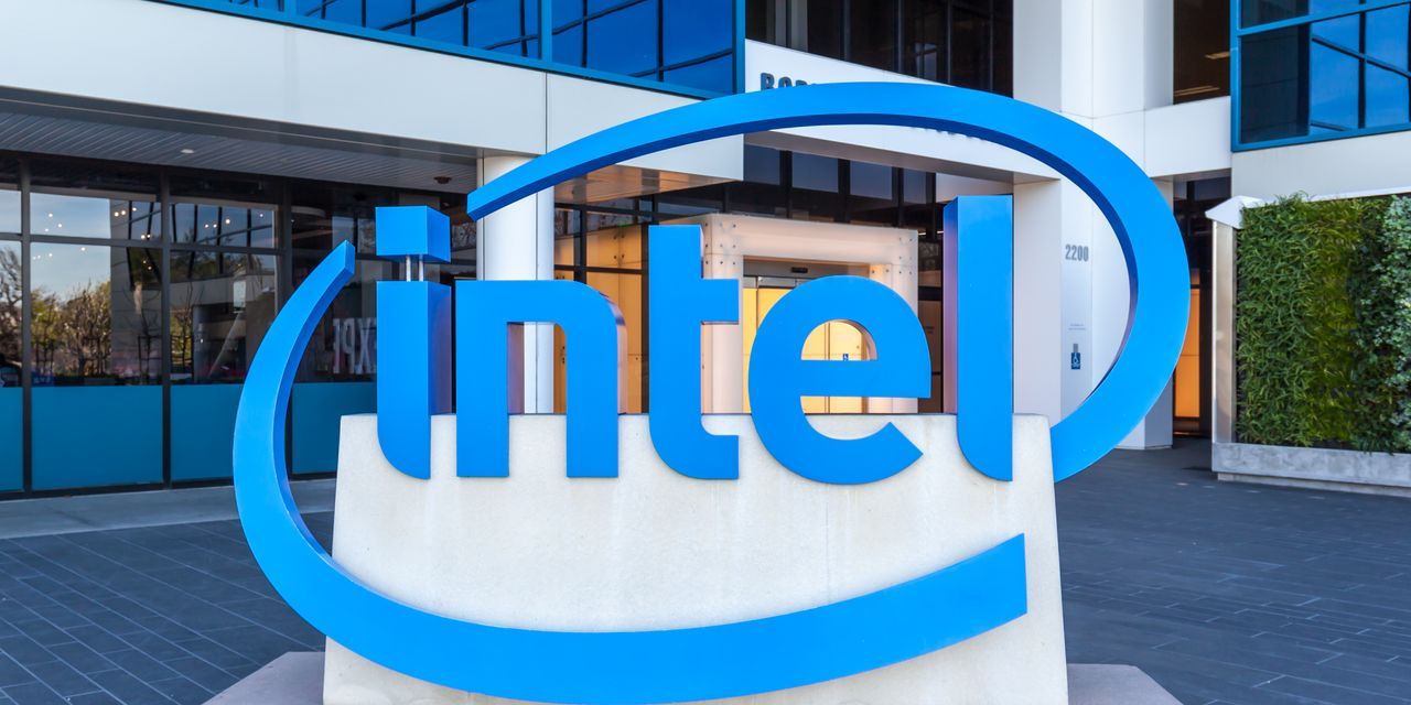 Quý khủng khiếp: Intel cho thấy tình trạng dư thừa hàng tồn kho và các nhà máy không được sử dụng. Ảnh: @AFP.