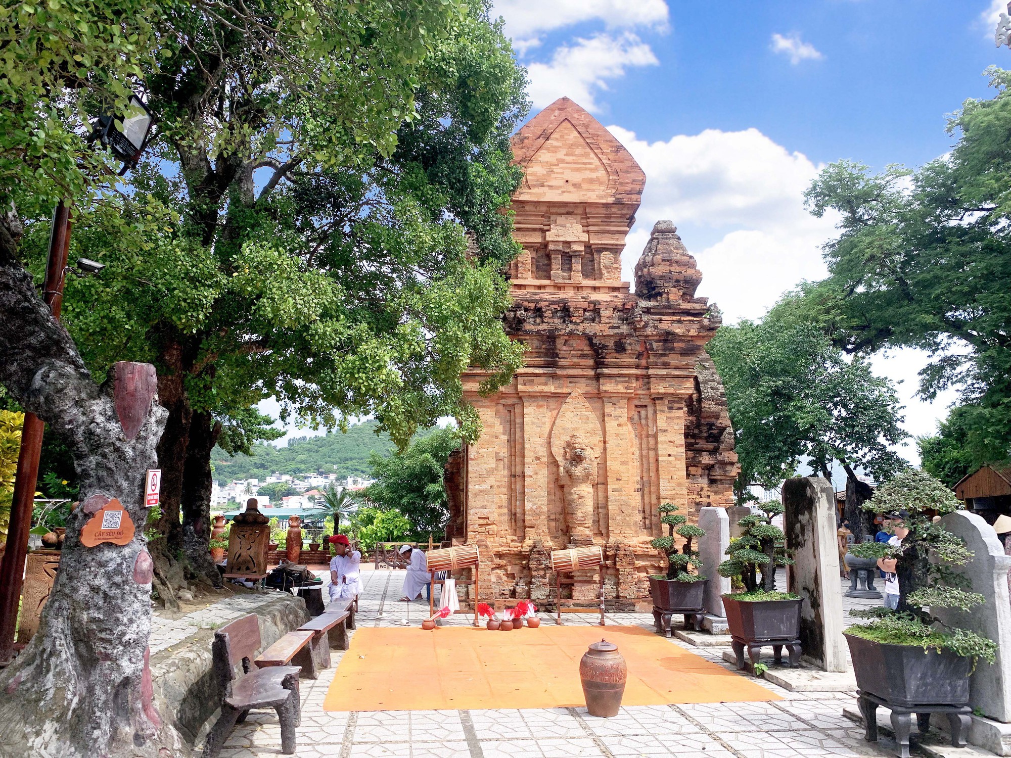 Top địa điểm du xuân, vui chơi bậc nhất, nổi tiếng tại Nha Trang du khách nên ghé thăm - Ảnh 3.