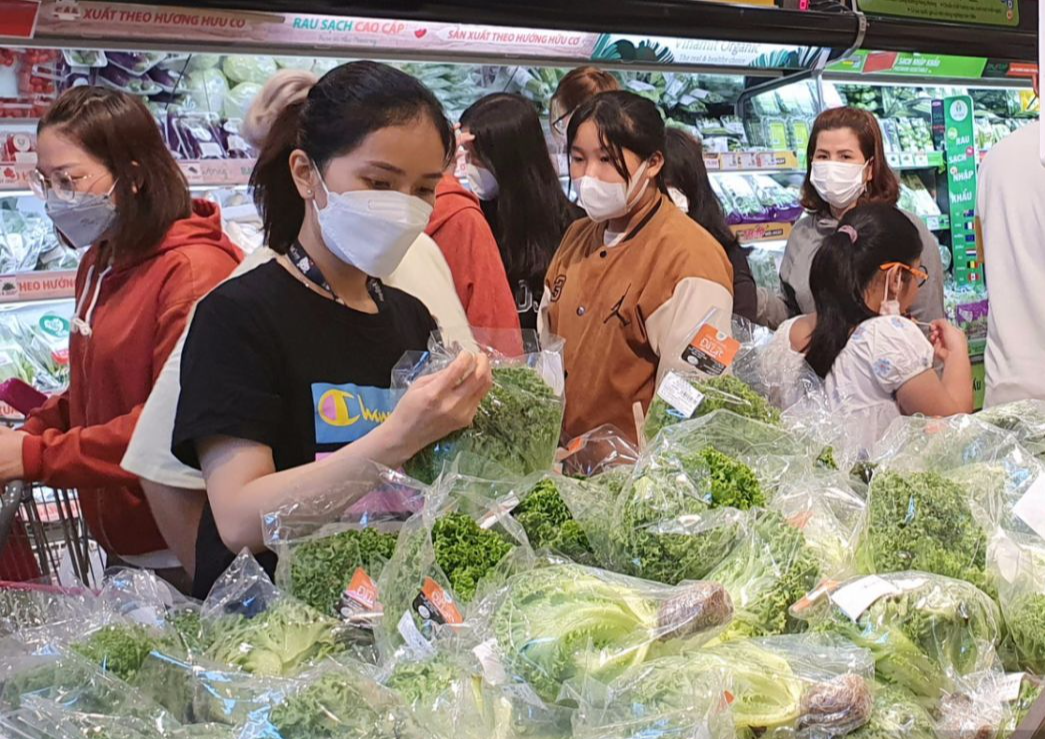 Khai trương đầu năm, siêu thị, cửa hàng lì xì đậm cho khách - Ảnh 4.