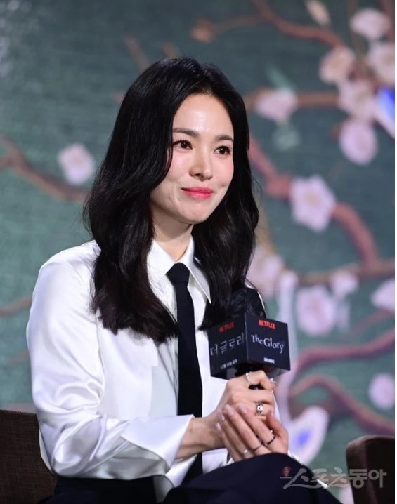 Song Hye Kyo thẳng thắn đề cập đến ồn ào nhan sắc lão hóa ở tuổi 42, không phù hợp với nhân vật “The Glory” - Ảnh 2.