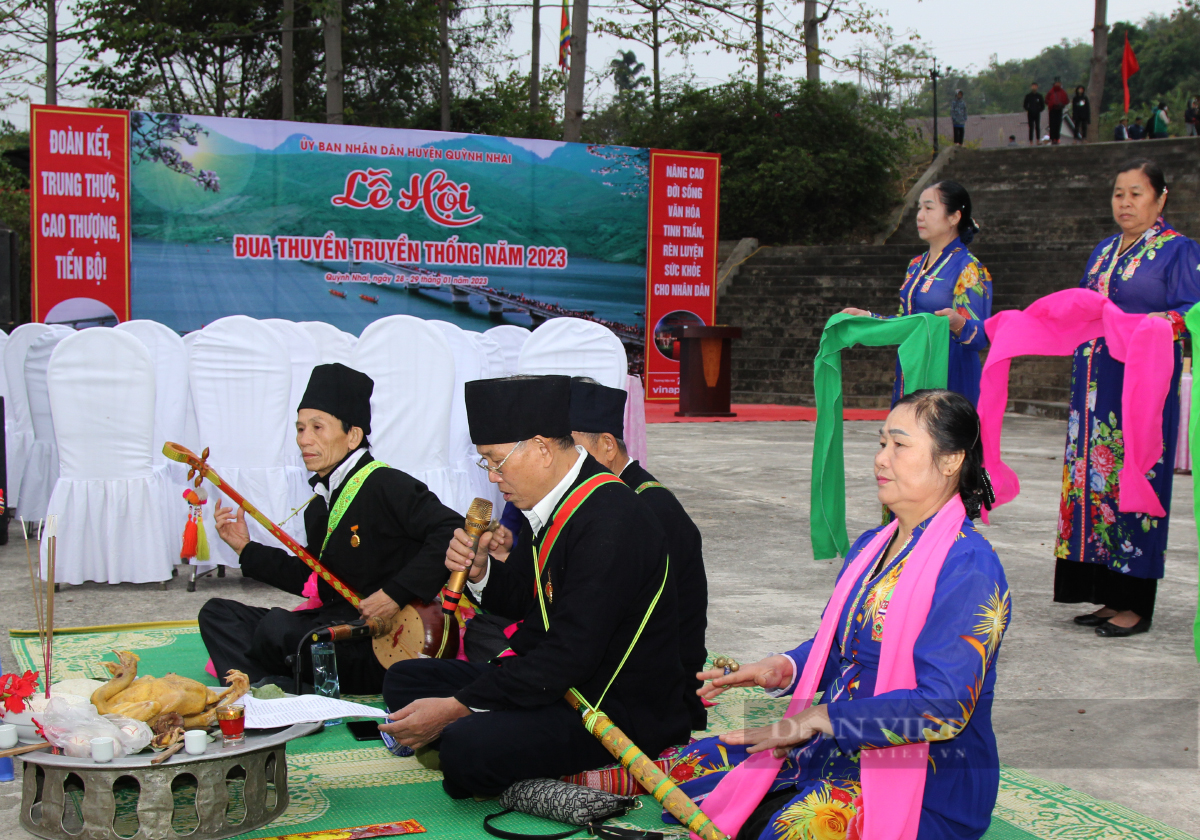 Sơn La: 450 VĐV tham gia Lễ hội đua thuyền truyền thống trên sông Đà - Ảnh 4.