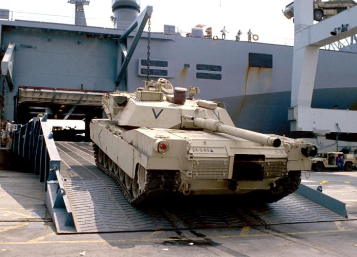 TT Zelensky cảnh báo về thời điểm Mỹ cung cấp xe tăng Abrams chỉ với 2 từ - Ảnh 1.