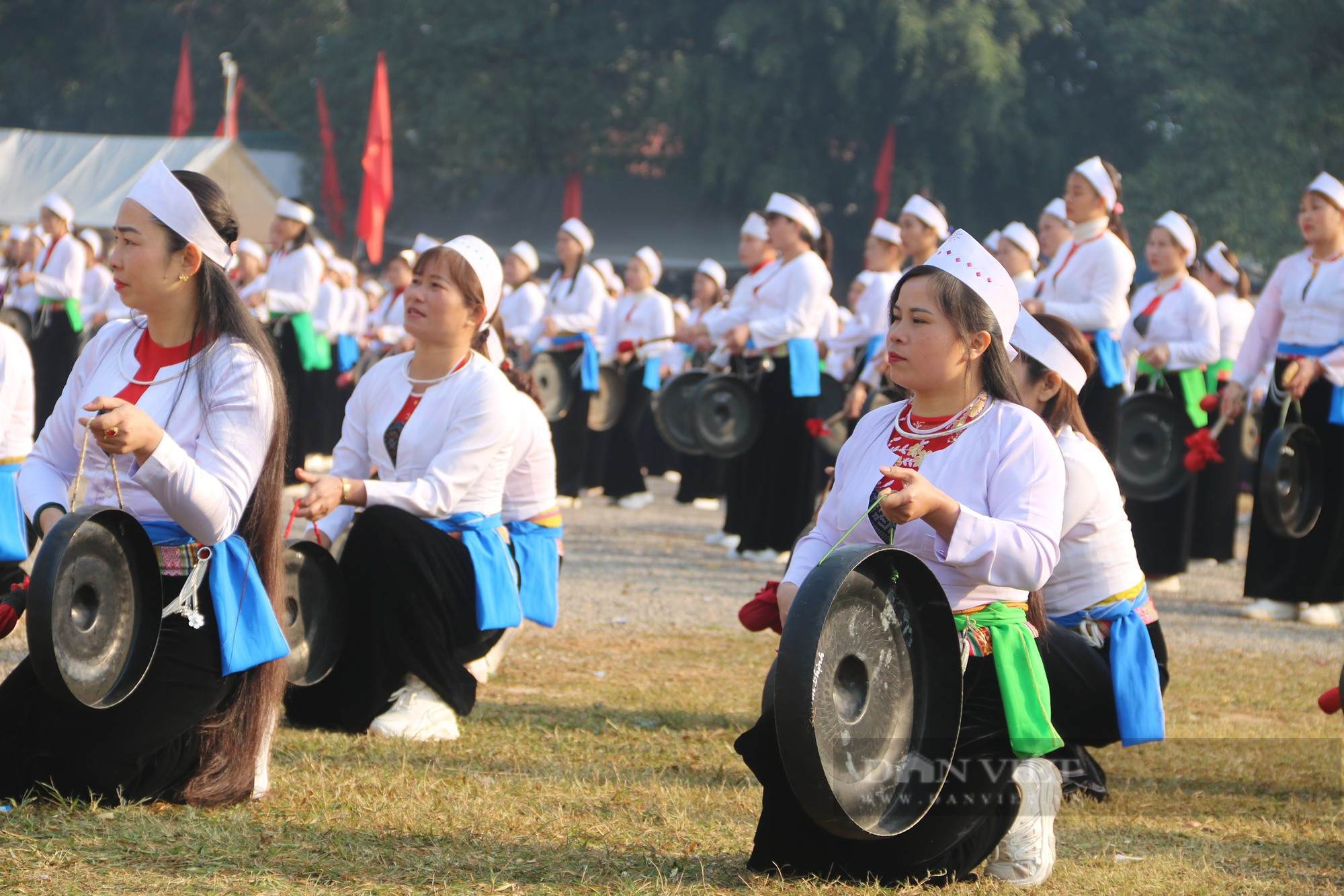  Lễ hội Khai hạ dân tộc Mường Hoà Bình thu hút hàng nghìn người tham gia - Ảnh 7.