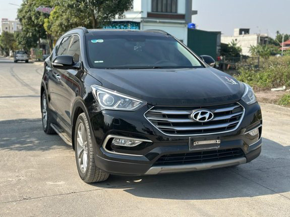Giá xe Hyundai Santafe 2018 chỉ hơn 1 nửa giá xe mới có nên mua