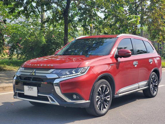 Mitsubishi Outlander sau 2 năm sử dụng bán lại giá ngỡ ngàng, liệu có đáng mua - Ảnh 1.