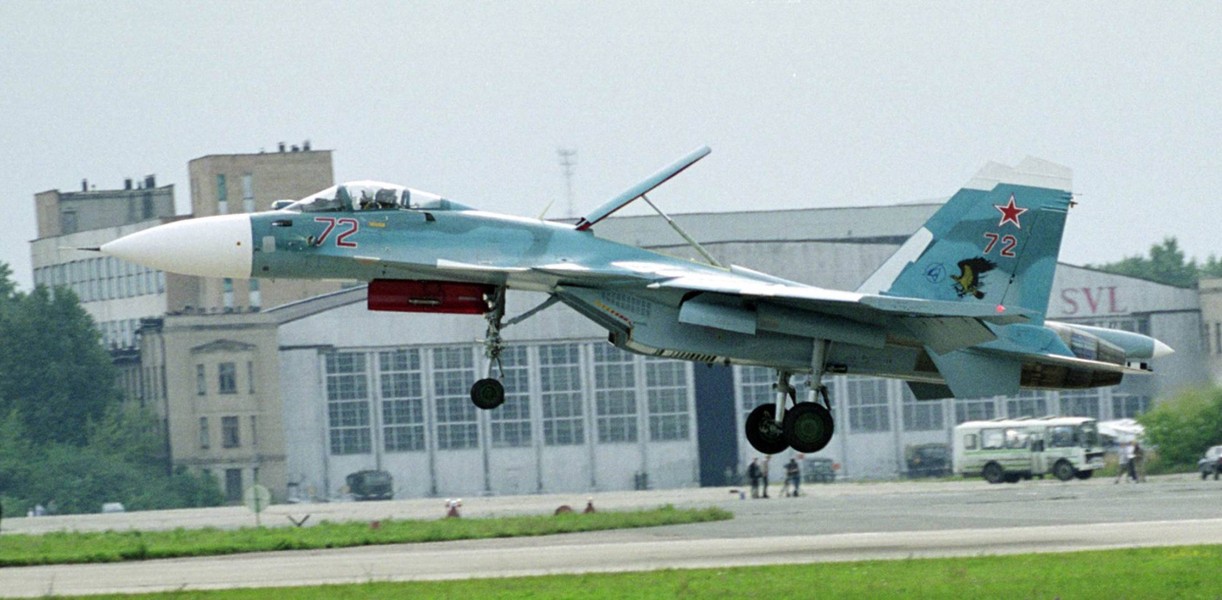Ảnh tiêm kích hạm Su-33 phiên bản Flanker kỳ lạ nhất mà Nga từng chế tạo - Ảnh 14.