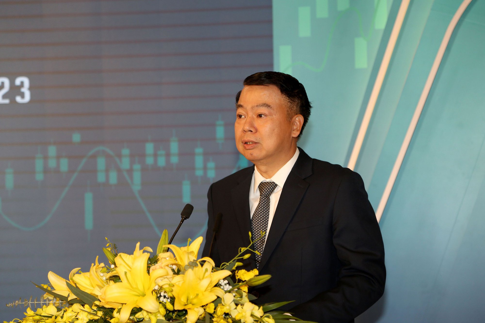 Thứ trưởng Nguyễn Đức Chi chỉ đạo 5 nhiệm vụ trọng tâm ngành chứng khoán năm 2023 - Ảnh 3.