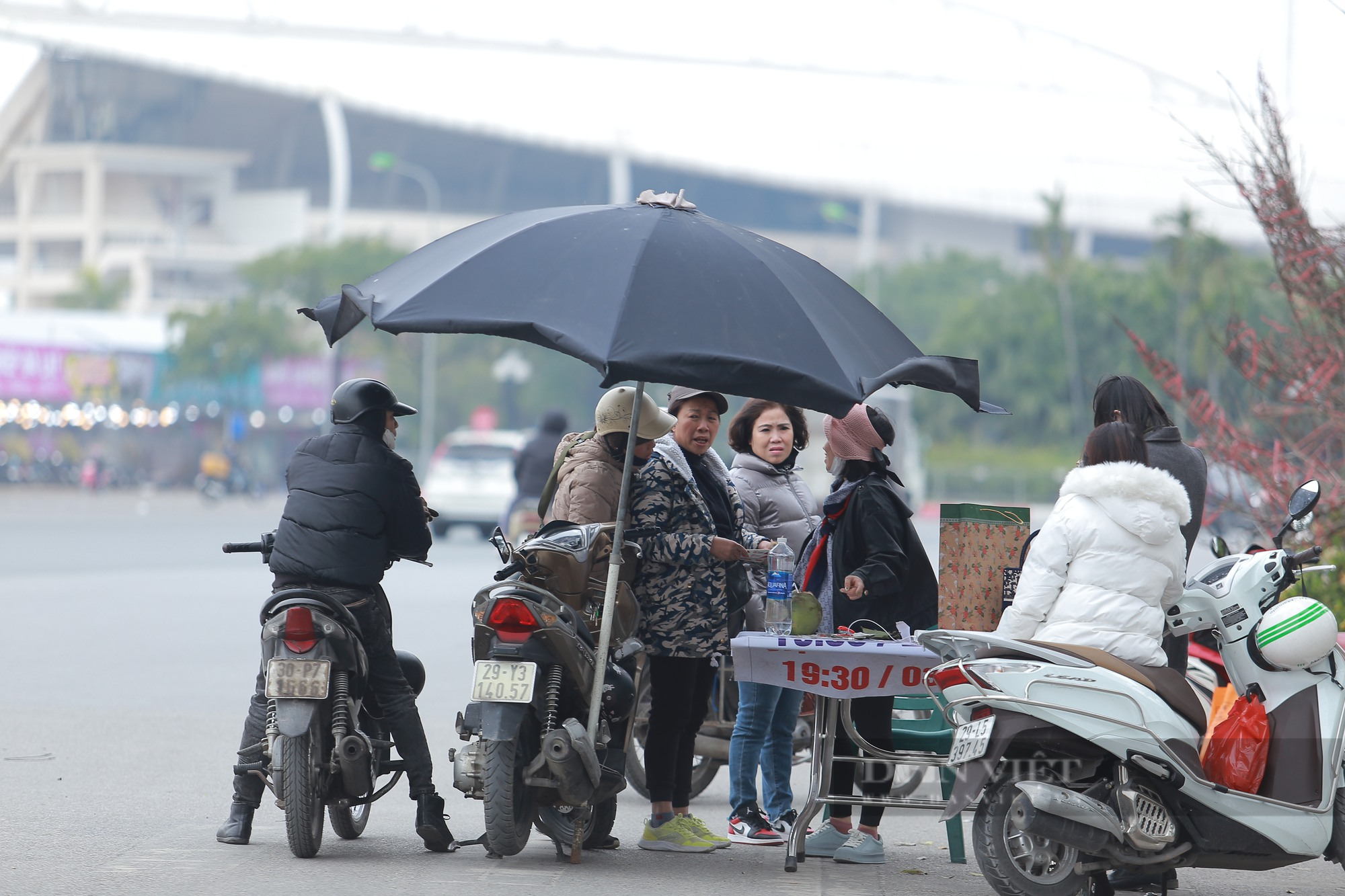 Phe vé méo mặt trước trận đấu giữa ĐT Việt Nam - Myanmar - Ảnh 8.