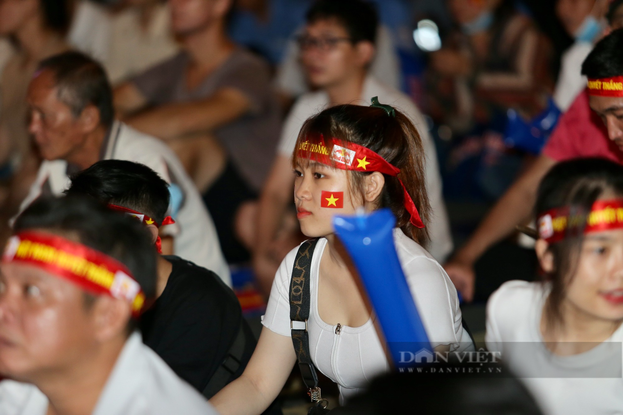Người hâm mộ Sài Gòn mở hội mừng ĐT Việt Nam vào bán kết AFF Cup - Ảnh 7.