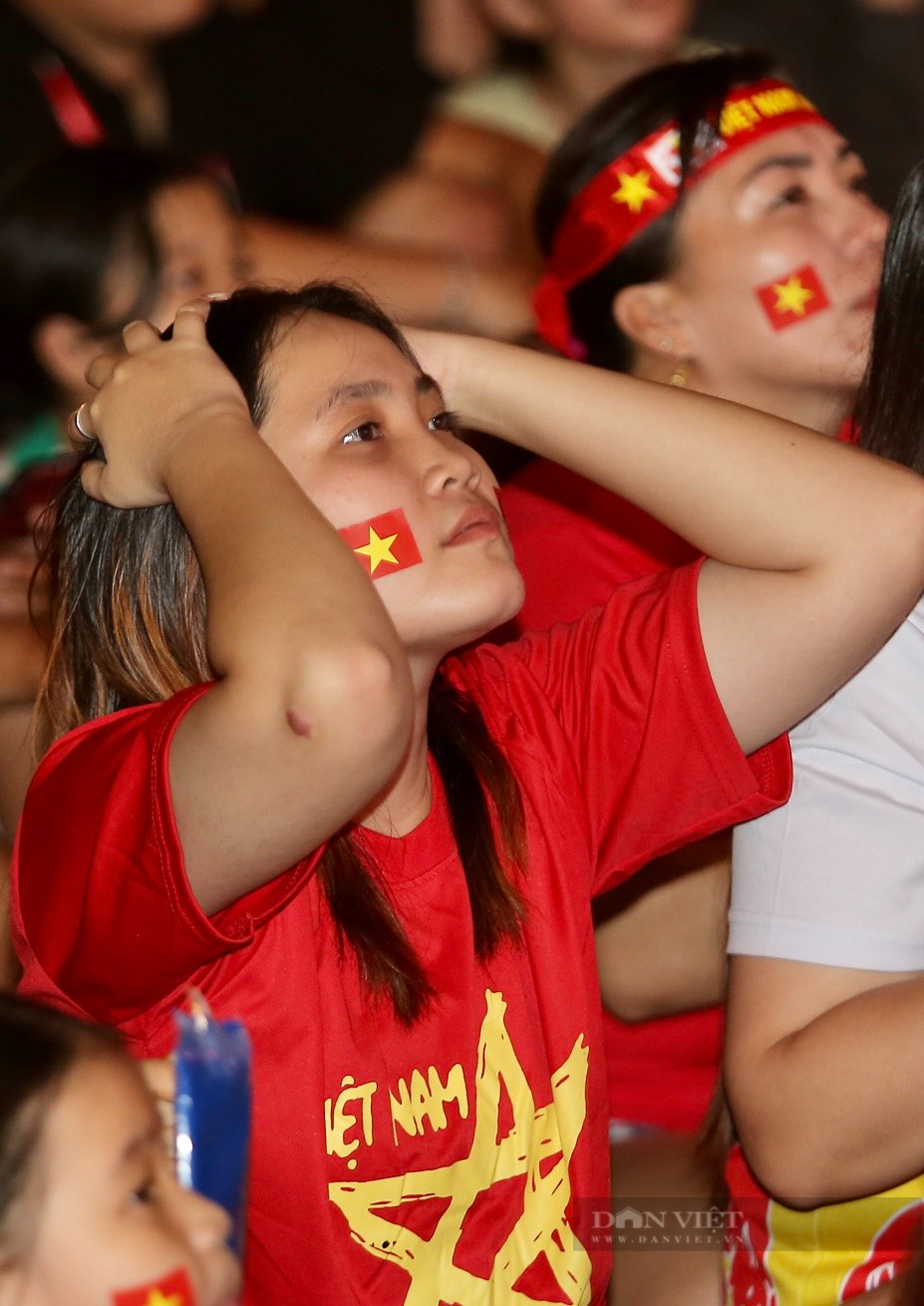 Người hâm mộ Sài Gòn mở hội mừng ĐT Việt Nam vào bán kết AFF Cup - Ảnh 17.