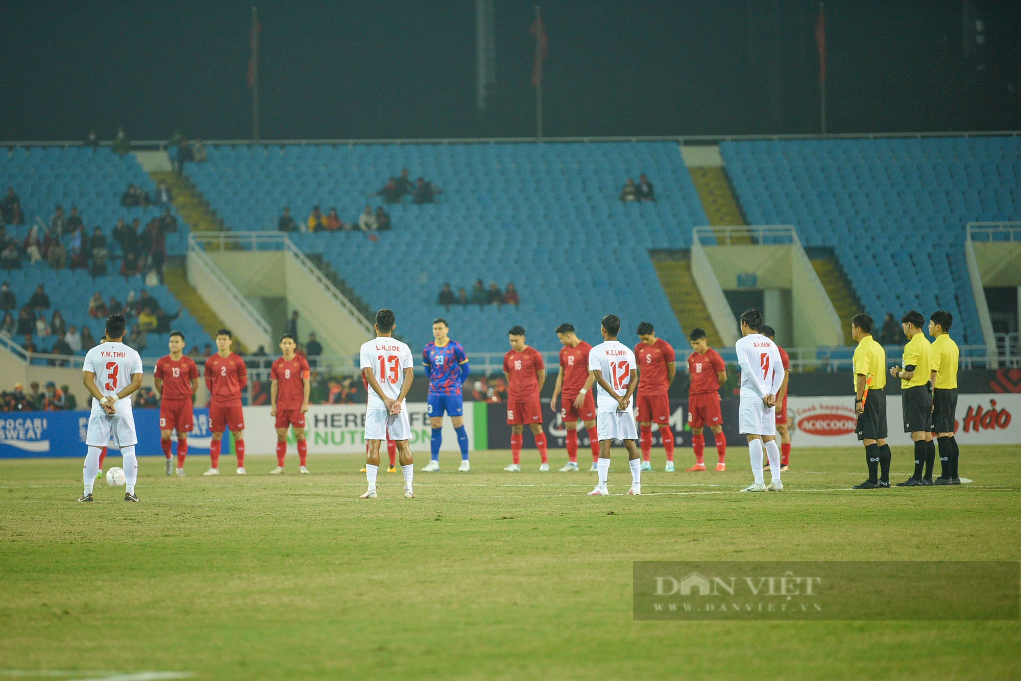 Châu Ngọc Quang ghi siêu phẩm giúp tuyển Việt Nam giành vé vào bán kết AFF Cup 2022 - Ảnh 1.