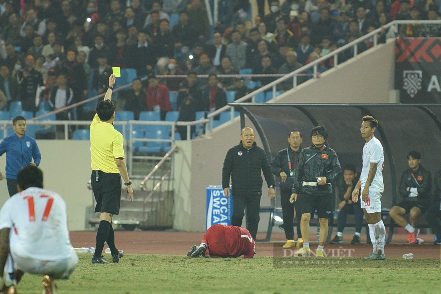 Châu Ngọc Quang ghi siêu phẩm giúp tuyển Việt Nam giành vé vào bán kết AFF Cup 2022 - Ảnh 11.
