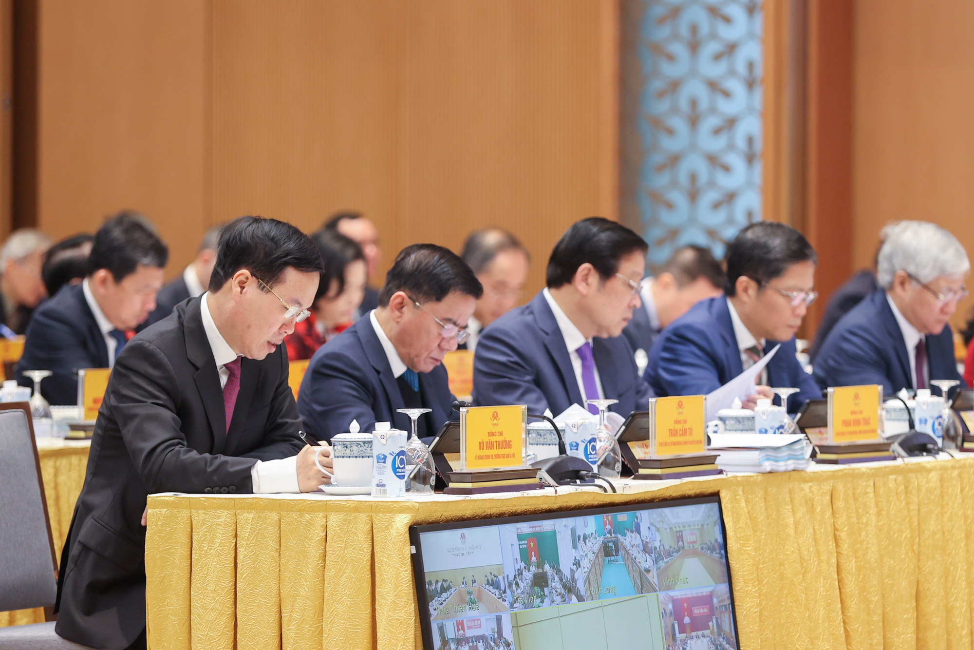 Phó Thủ tướng Thường trực Phạm Bình Minh nêu những trọng tâm trong điều hành của Chính phủ năm 2022 - Ảnh 3.