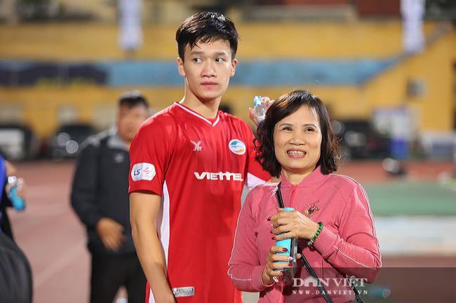 Mẹ Hoàng Đức:&quot;ĐT Việt Nam sẽ vô địch AFF Cup để làm quà chia tay thầy Park&quot; - Ảnh 1.