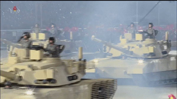 Hình ảnh xe tăng mới nhất của Triều Tiên mang dáng dấp của cả Nga và Mỹ - Ảnh 9.