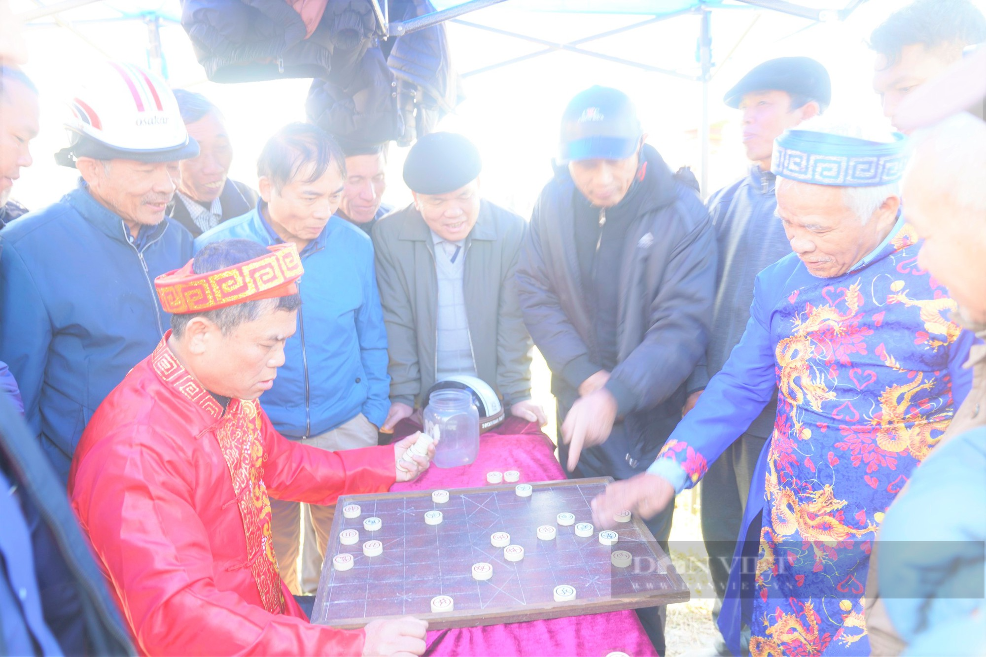  Chùa Hương Tích (Hà Tĩnh) khai hội, khách tăng đột biến, nhiều trò chơi dân gian đặc sắc - Ảnh 15.