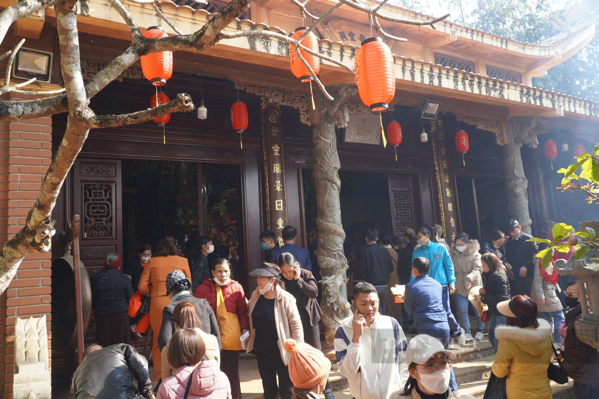 Thanh Hoá: Hàng ngàn du khách đổ về đền Nưa - Am Tiên xem ngày “mở cổng trời” - Ảnh 6.