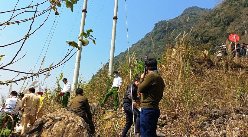 Thanh Hoá: Phát hiện 3 thi thể dưới vực sâu - Ảnh 1.