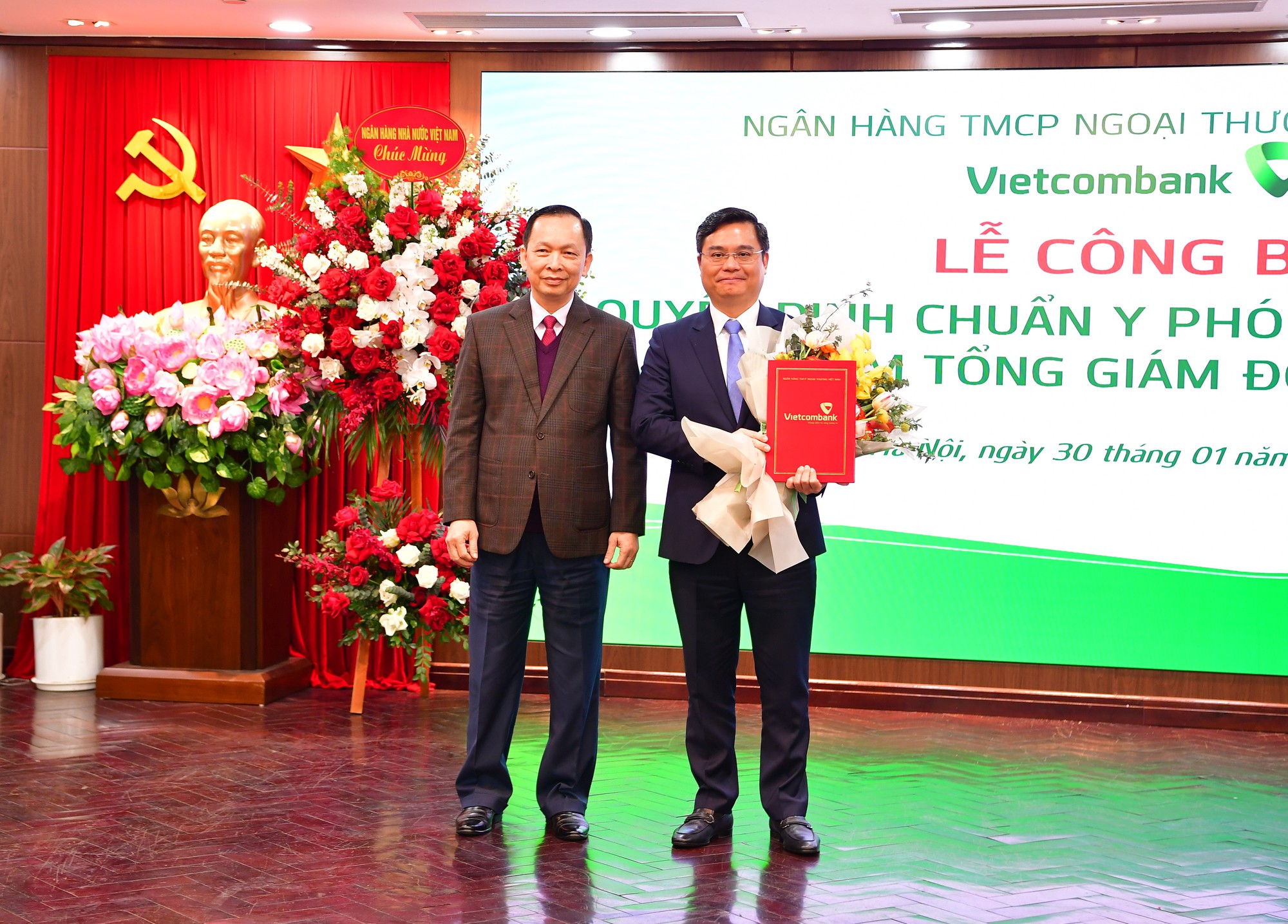 Vietcombank bổ nhiệm tân Tổng Giám đốc Nguyễn Thanh Tùng - Ảnh 2.