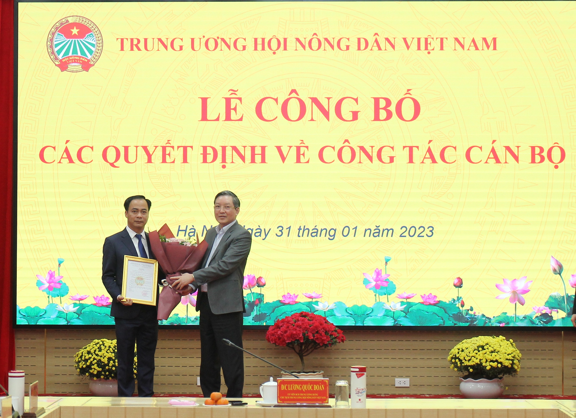 Trung ương Hội Nông dân Việt Nam trao Quyết định bổ nhiệm Chánh Văn phòng T.Ư Hội, Hiệu trưởng Trường Cán bộ Hội NDVN - Ảnh 3.