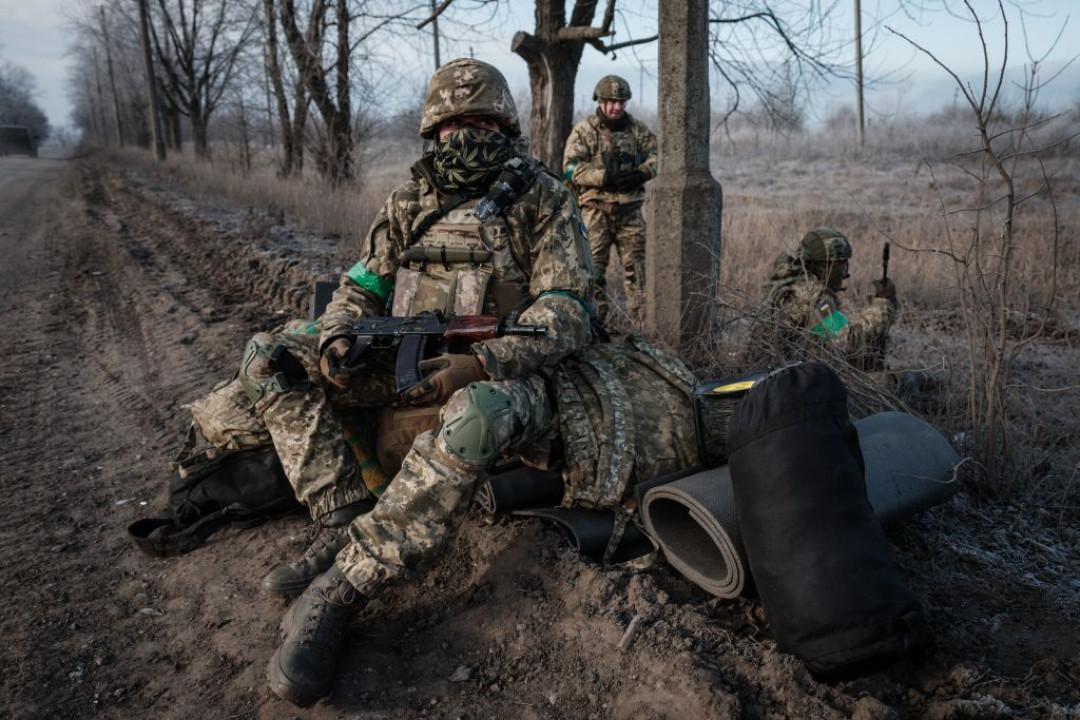 Chỉ huy Ukraine tiết lộ lý do duy nhất quân đội sẽ rút khỏi Bakhmut - Ảnh 1.