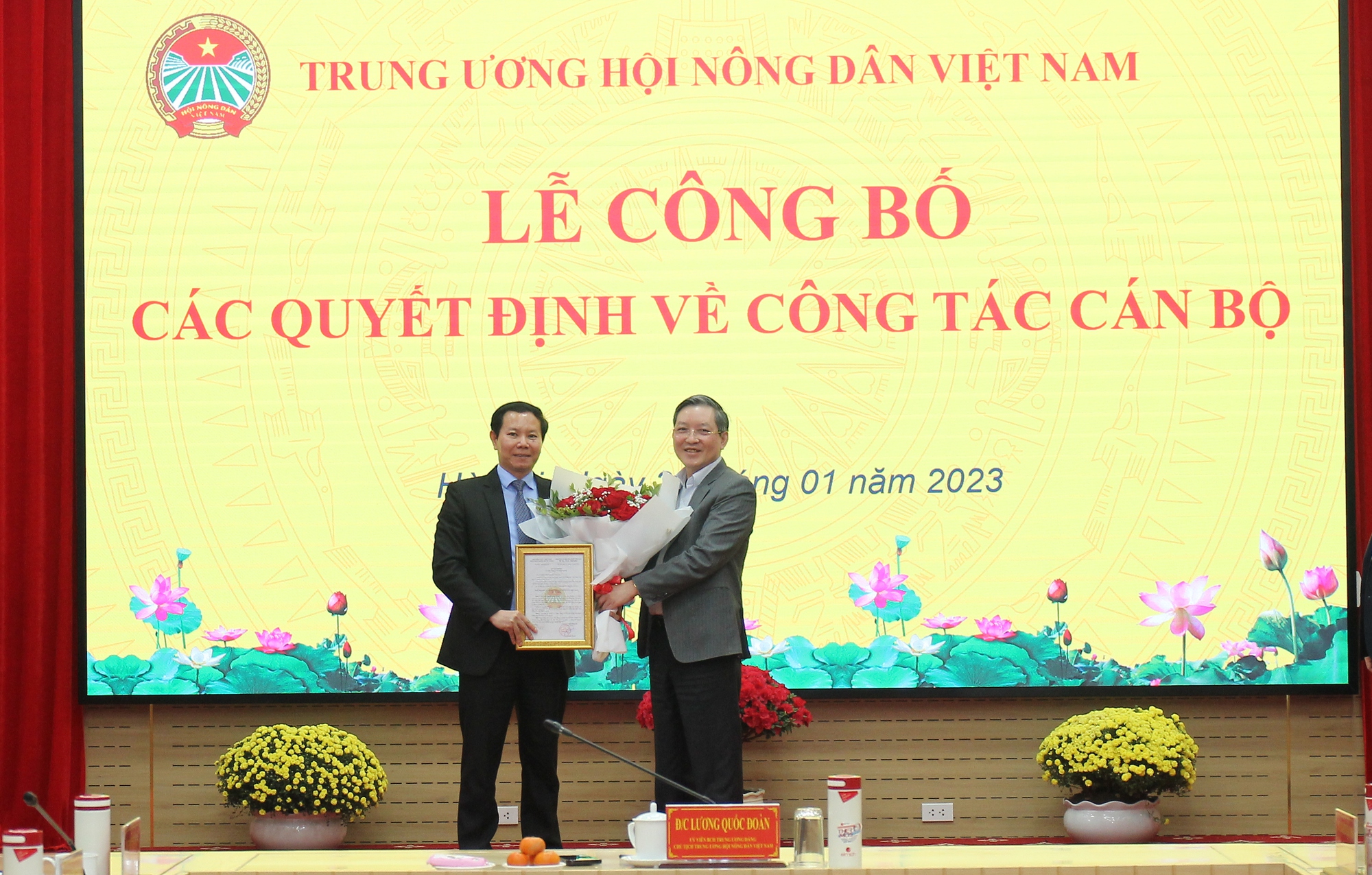 Trung ương Hội Nông dân Việt Nam trao Quyết định bổ nhiệm Chánh Văn phòng T.Ư Hội, Hiệu trưởng Trường Cán bộ Hội NDVN - Ảnh 2.