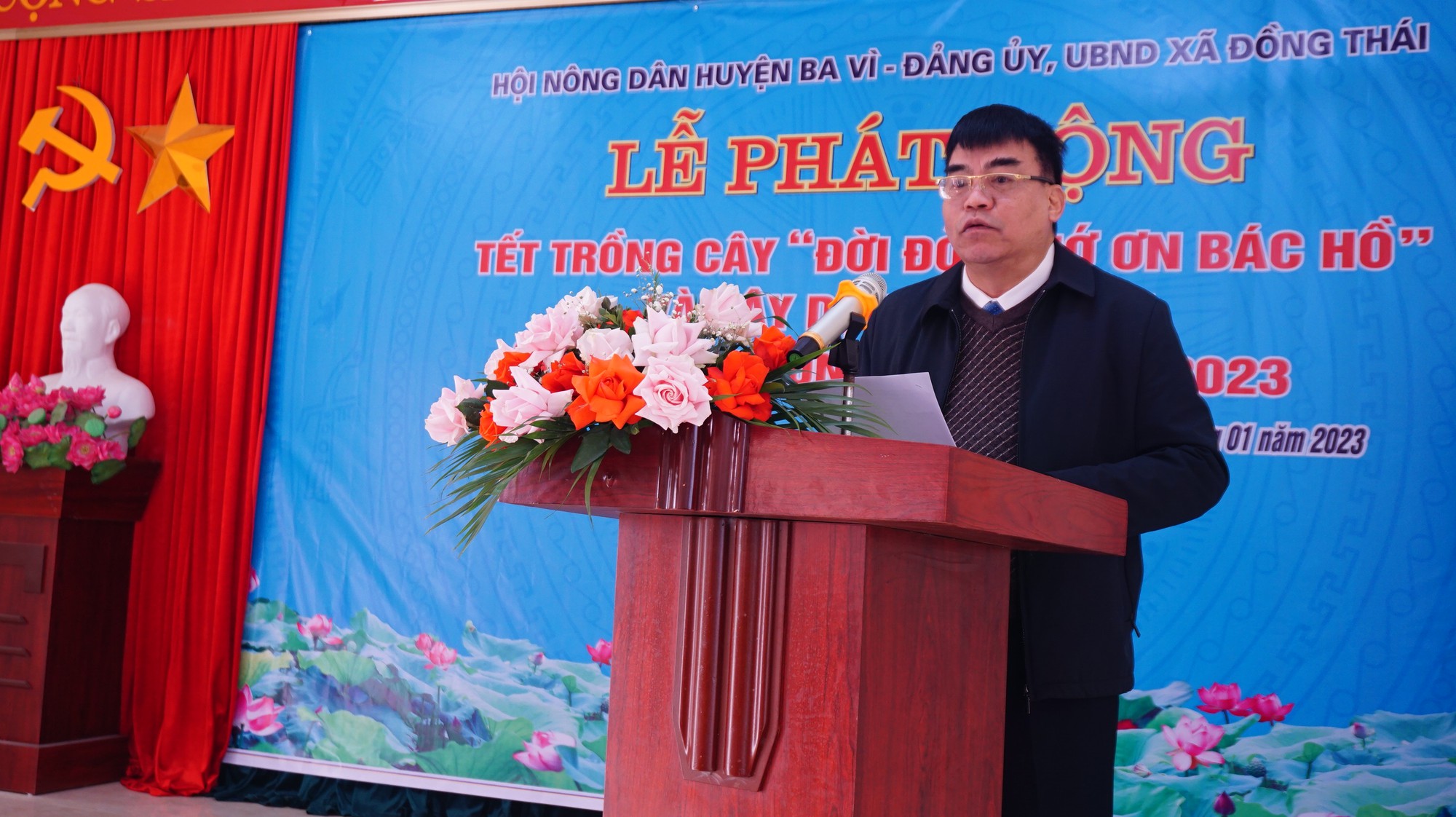 Chủ tịch Hội Nông dân TP Hà Nội tham gia Tết trồng cây tại xã Đồng Thái, huyện Ba Vì - Ảnh 1.