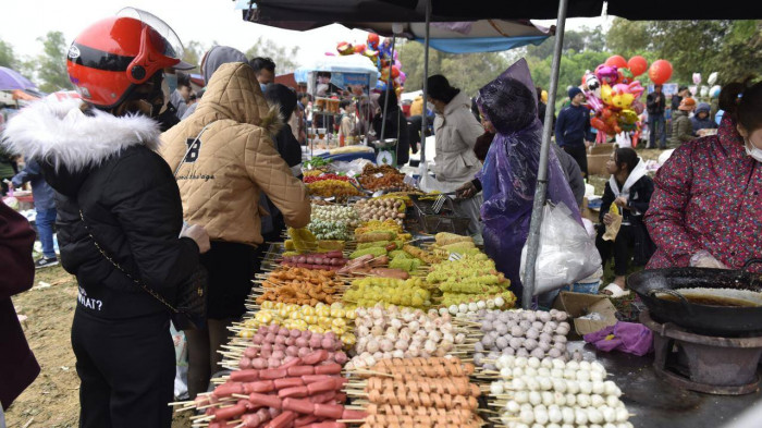 Lạ lùng một khu chợ ở Thanh Hóa có quan niệm choảng nhau càng to thì làm ăn càng được nhiều may mắn - Ảnh 3.