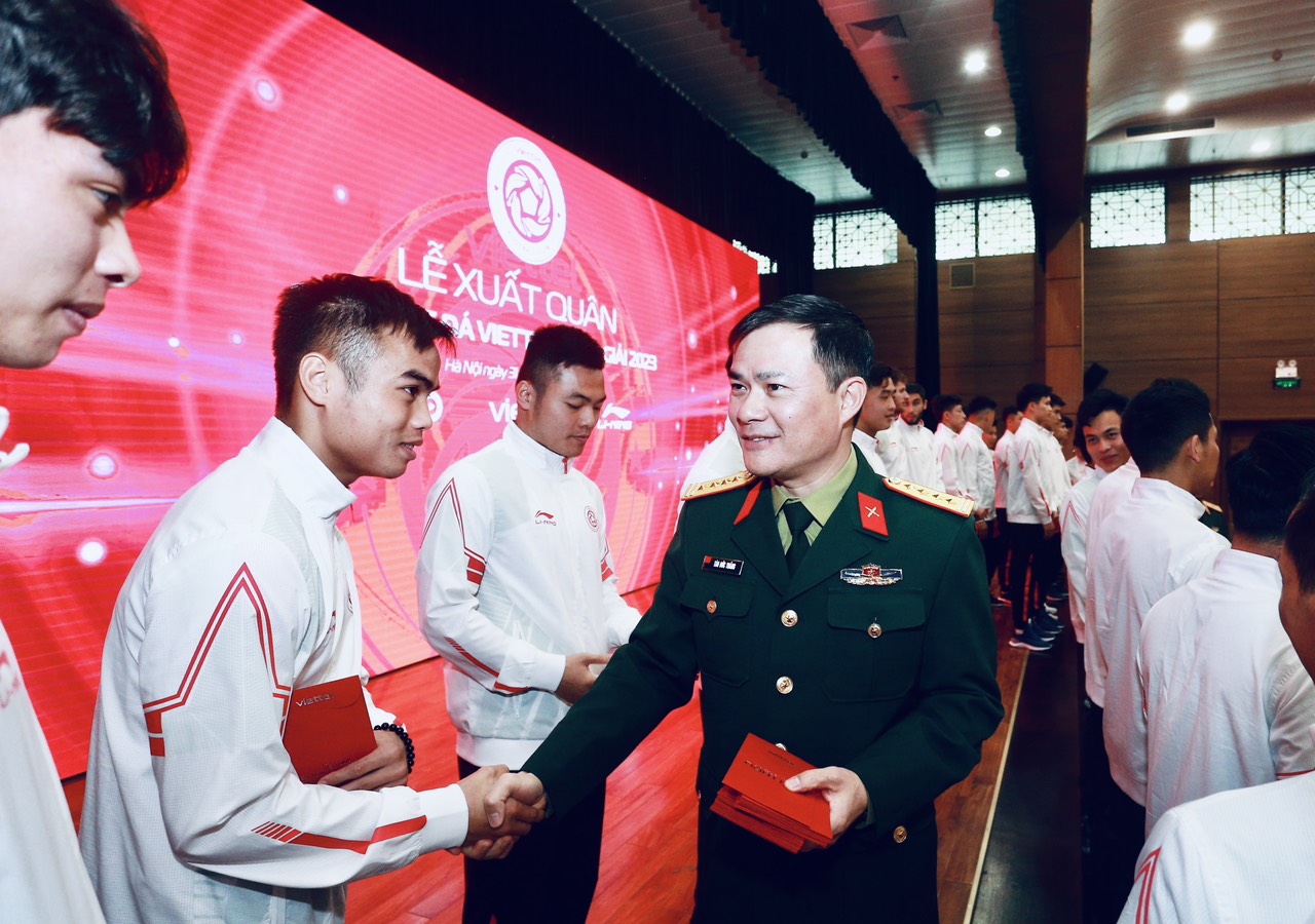 Viettel FC xuất quân, quyết tranh ngôi vô địch năm 2023 - Ảnh 1.