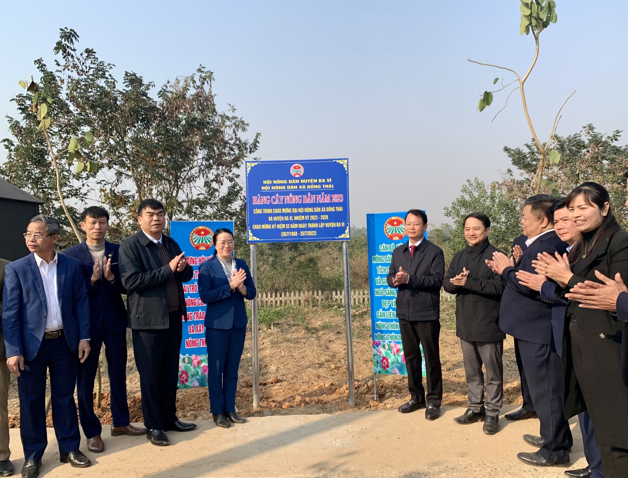 Chủ tịch Hội Nông dân TP Hà Nội tham gia Tết trồng cây tại xã Đồng Thái, huyện Ba Vì - Ảnh 5.