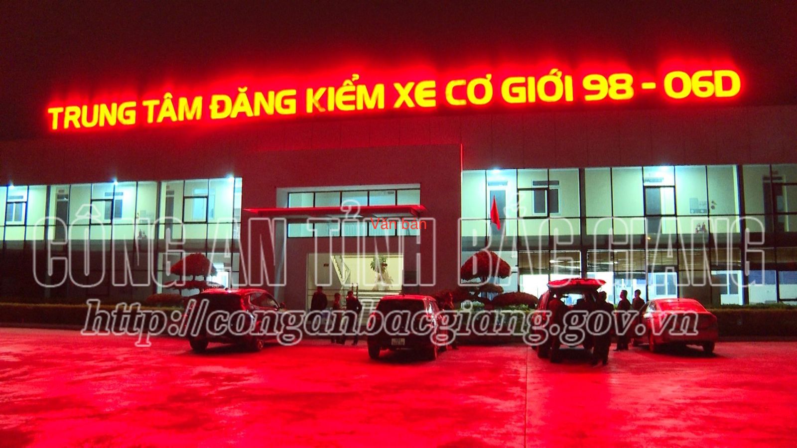 Bắt lãnh đạo một Trung tâm đăng kiểm xe cơ giới ở Bắc Giang - Ảnh 1.