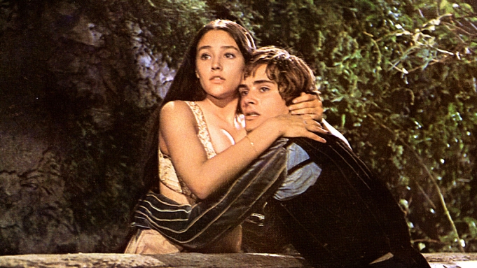 Diễn viên &quot;Romeo và Juliet&quot; kiện đoàn làm phim vì cảnh khỏa thân - Ảnh 1.