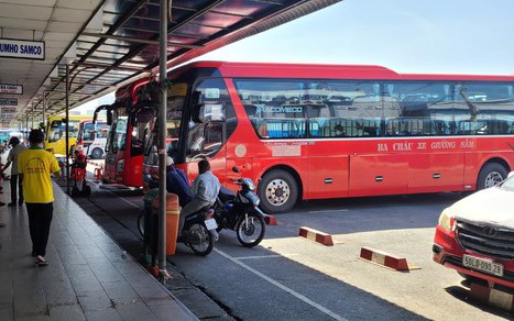 TP.HCM: Lắp biển báo, băng rôn tổ chức giao thông đối với xe giường nằm 