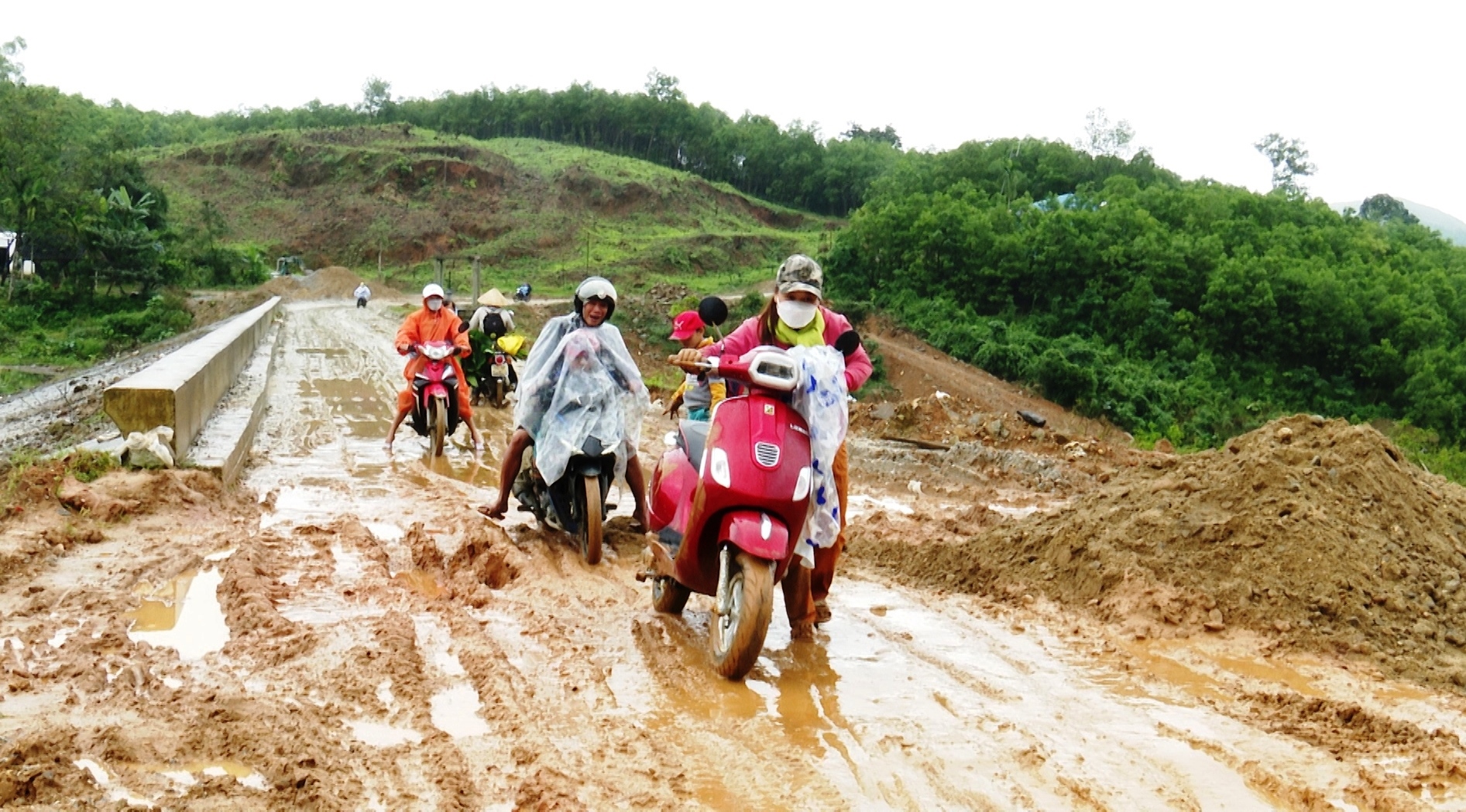 Quảng Nam: Công trình hồ thủy lợi Đá Vách 11 tỷ đồng “hành dân”   - Ảnh 1.