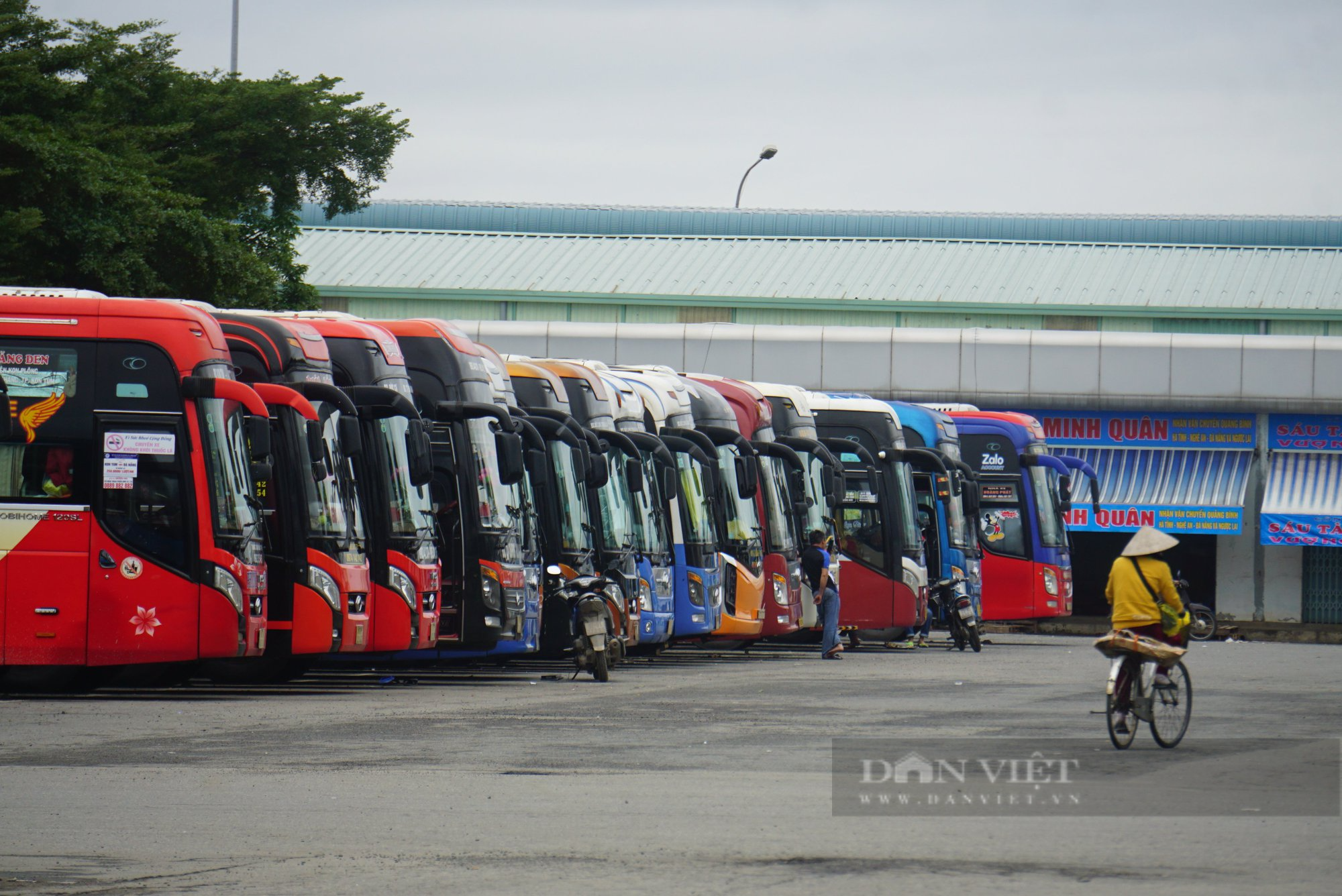 Đà Nẵng: &quot;Sạch&quot; vé xe Tết Nguyên đán 2023 - Ảnh 2.