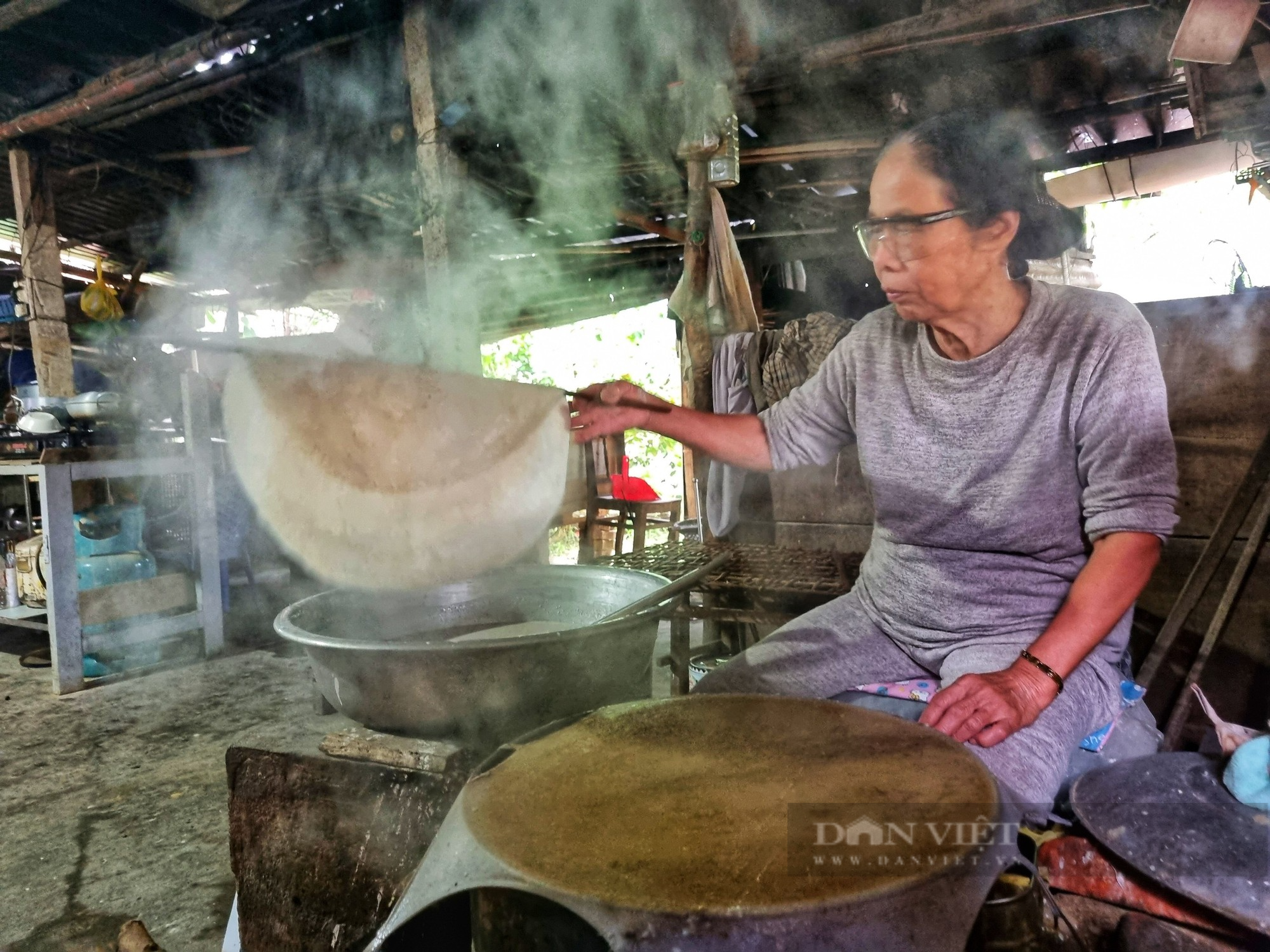 Làng nghề 500 tuổi, nơi người dân cả đời &quot;viết chữ O&quot; vào vụ Tết - Ảnh 8.